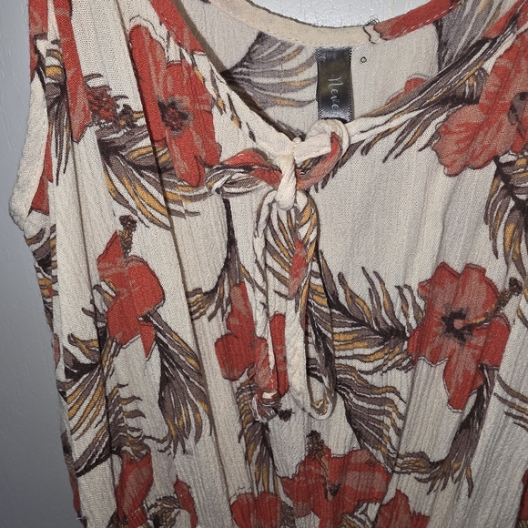 Red and White Sleeveless Spaghetti Strap Maxi Sundress - Picture 5 of 9